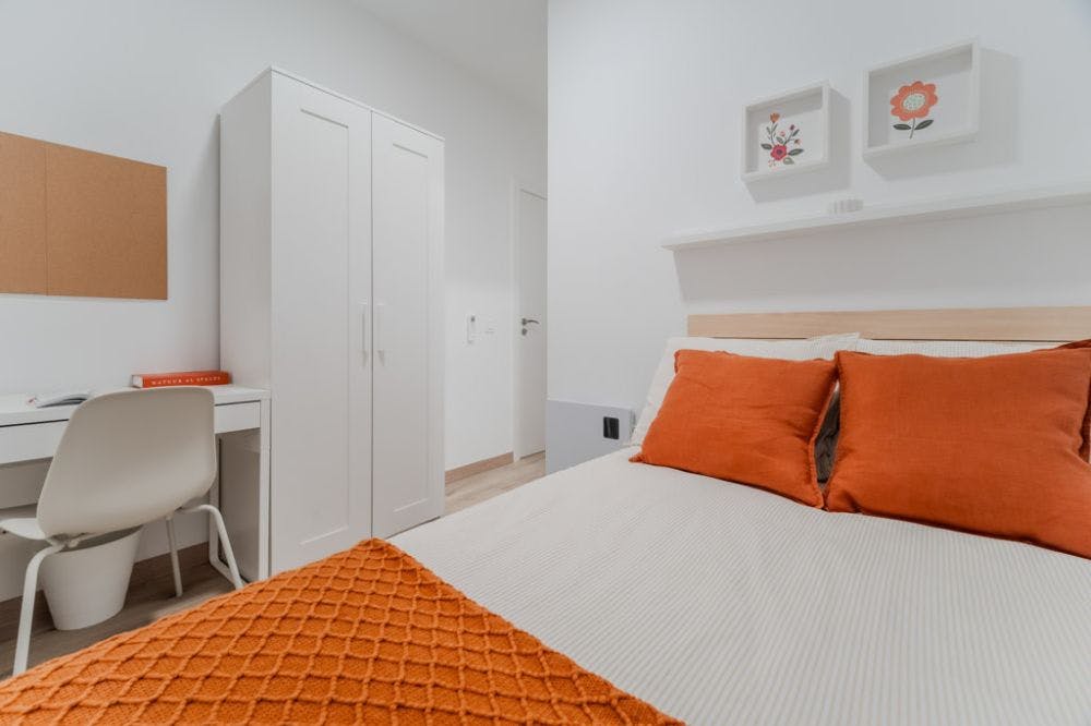 Single room Madrid, 1 bed — photo 1