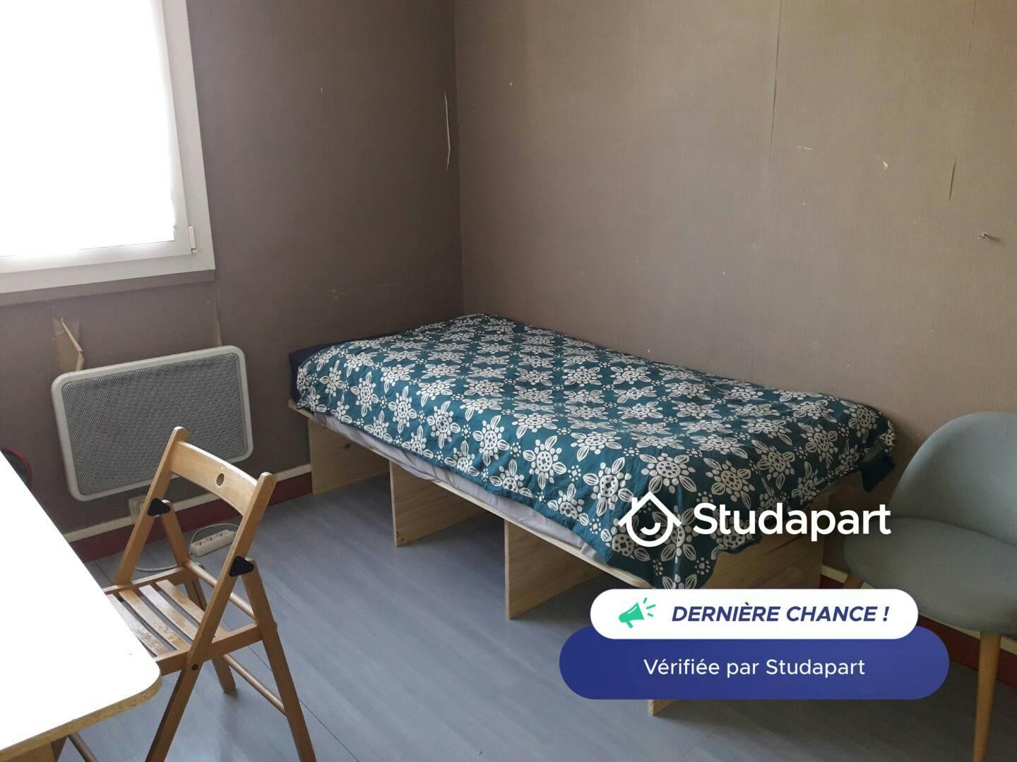 Private room for rent for €300 per month in Montreuil, Rue de Rosny