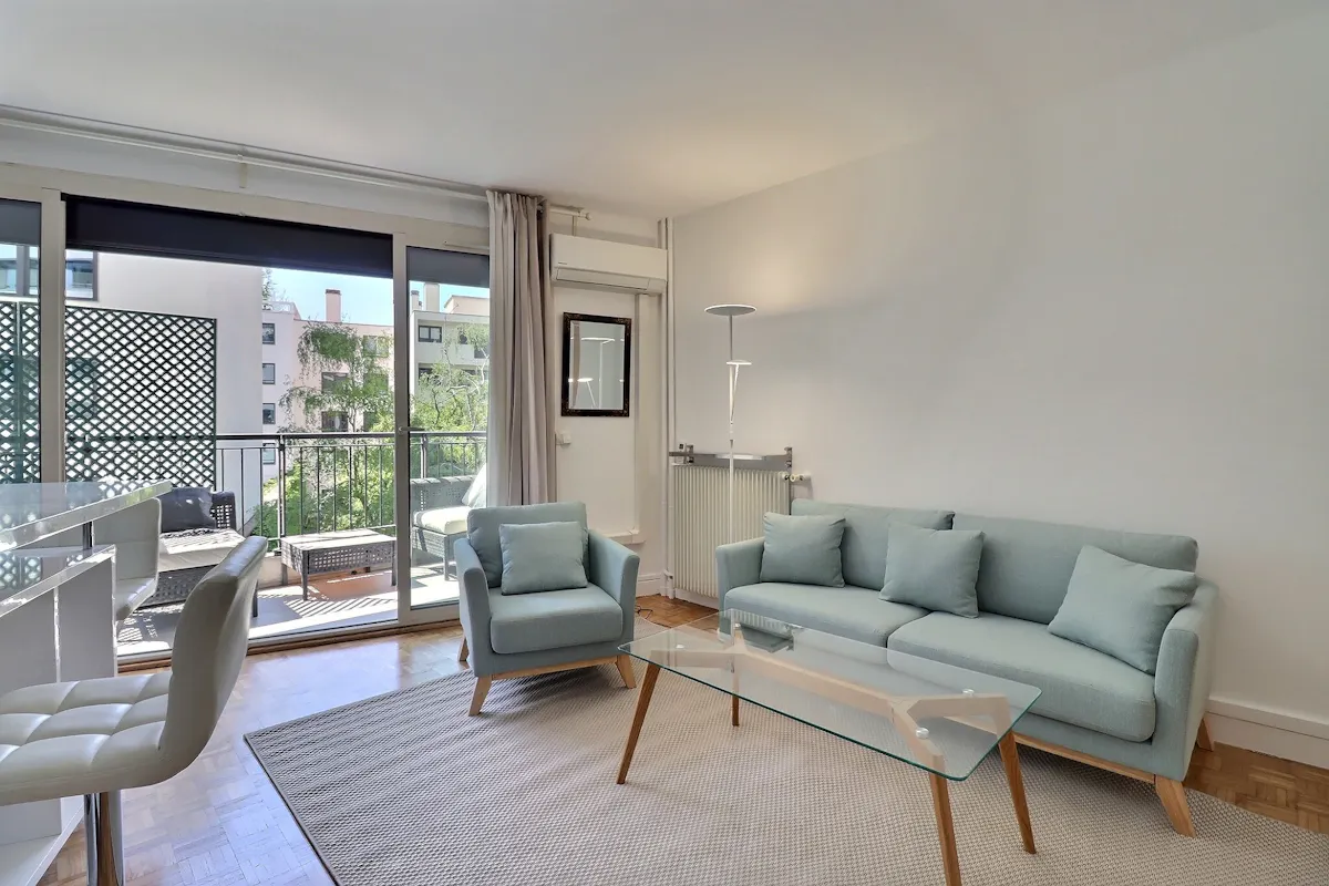 1-Bedroom Apartment in Avenue Charles de Gaulle, Neuilly-sur-Seine (1707281) ROOM
