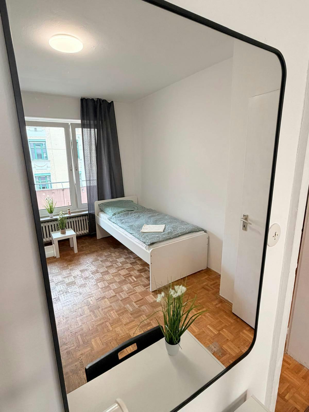 Immeuble à louer pour 950 €/mois à Munich, Forstenrieder Allee