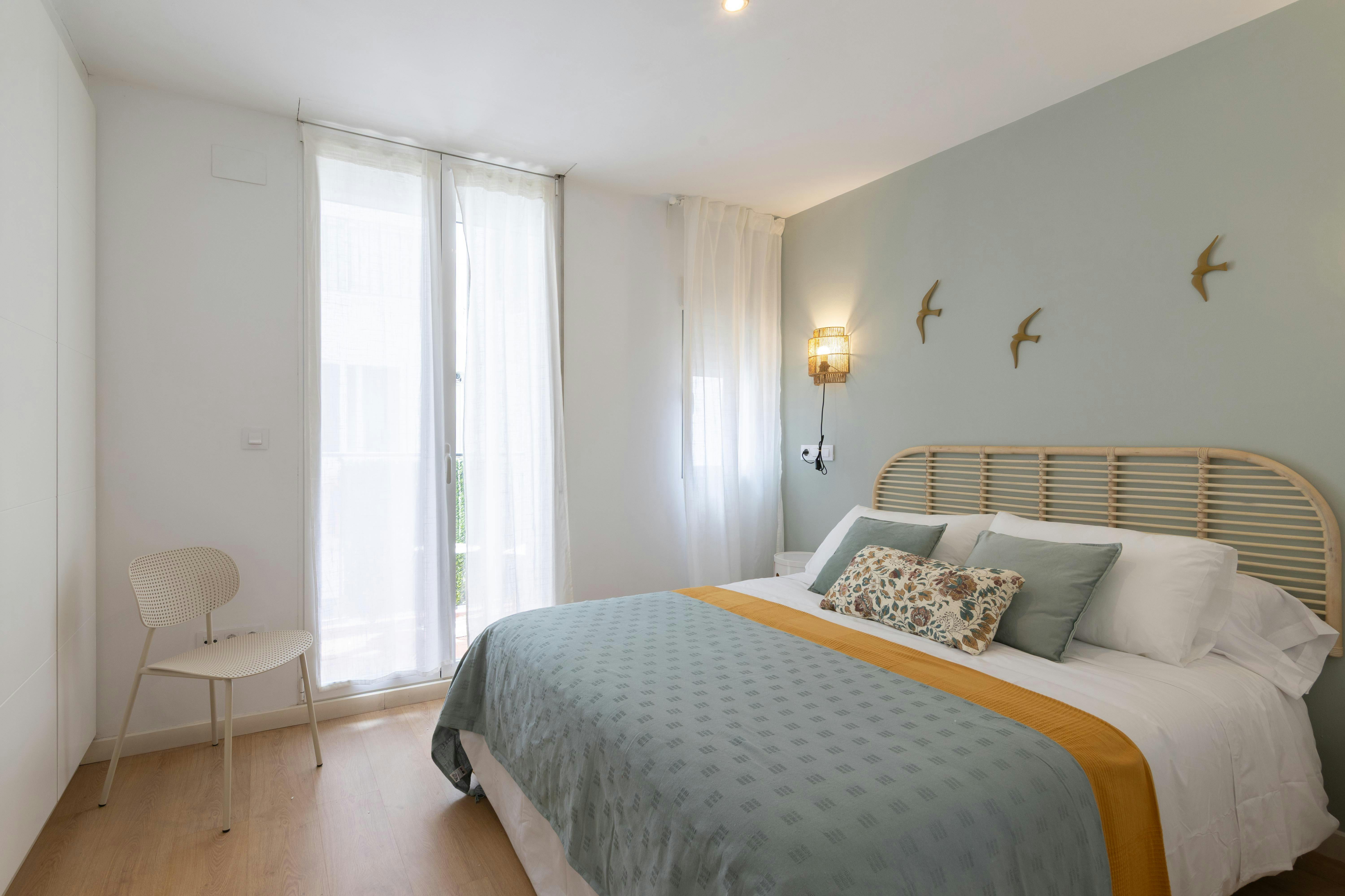 Apartment for rent for €1,400 per month in Valencia, Carrer del Túria