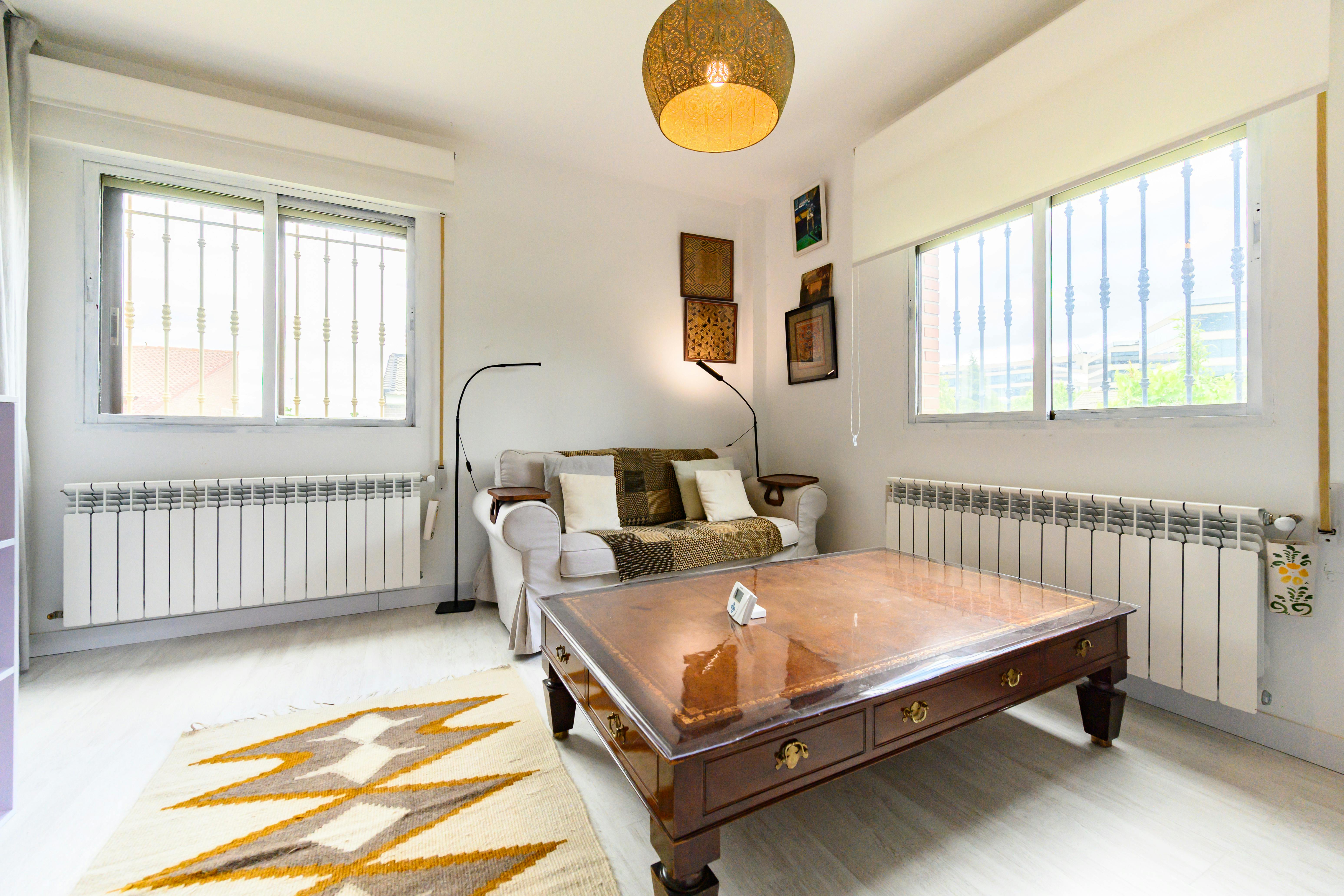 Квартира за оренду для 1 800 EUR на місяць у Alcobendas, Calle de Daroca