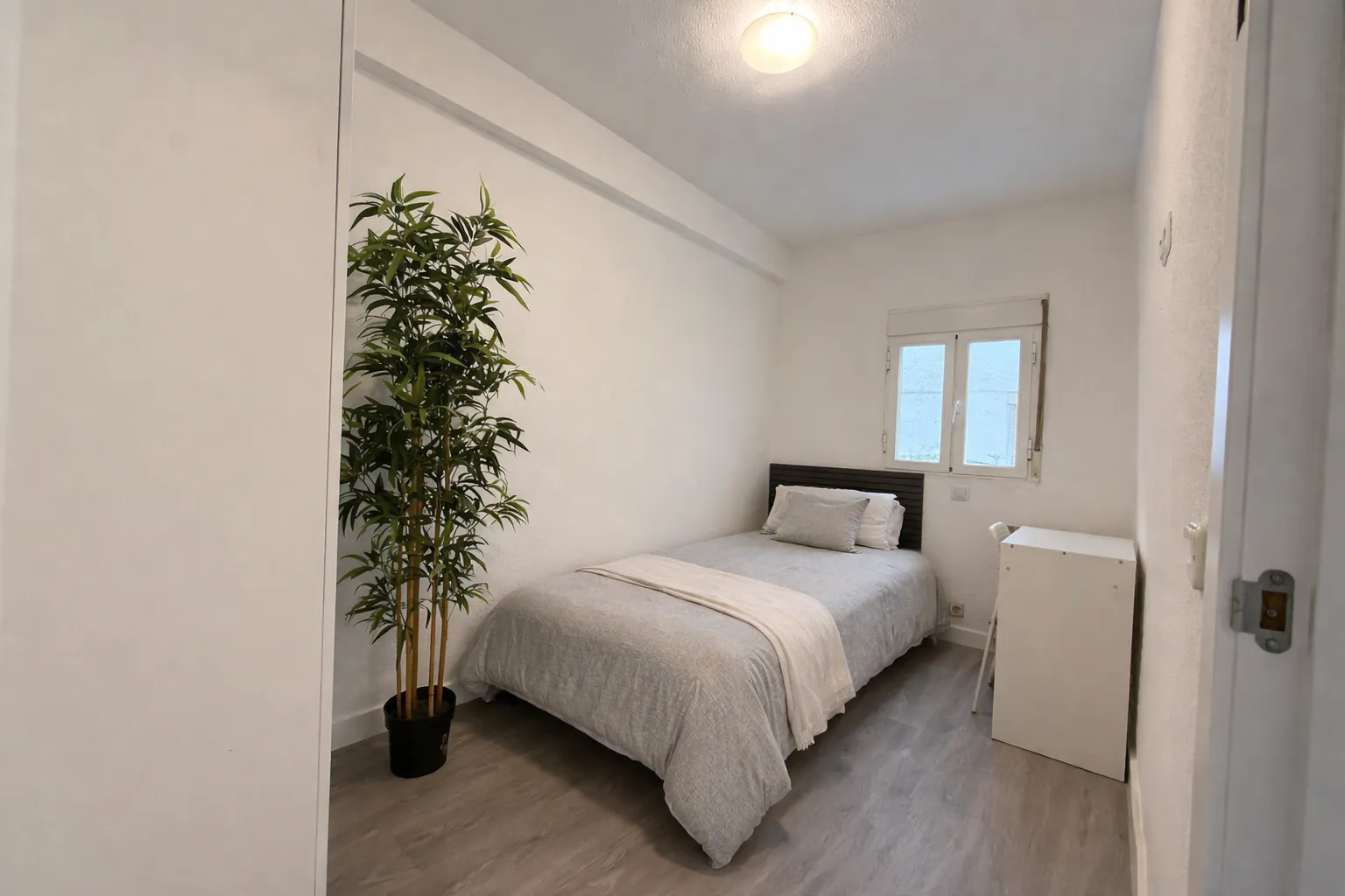 Private room in Calle de Sarria, Madrid (1707434) ROOM 3