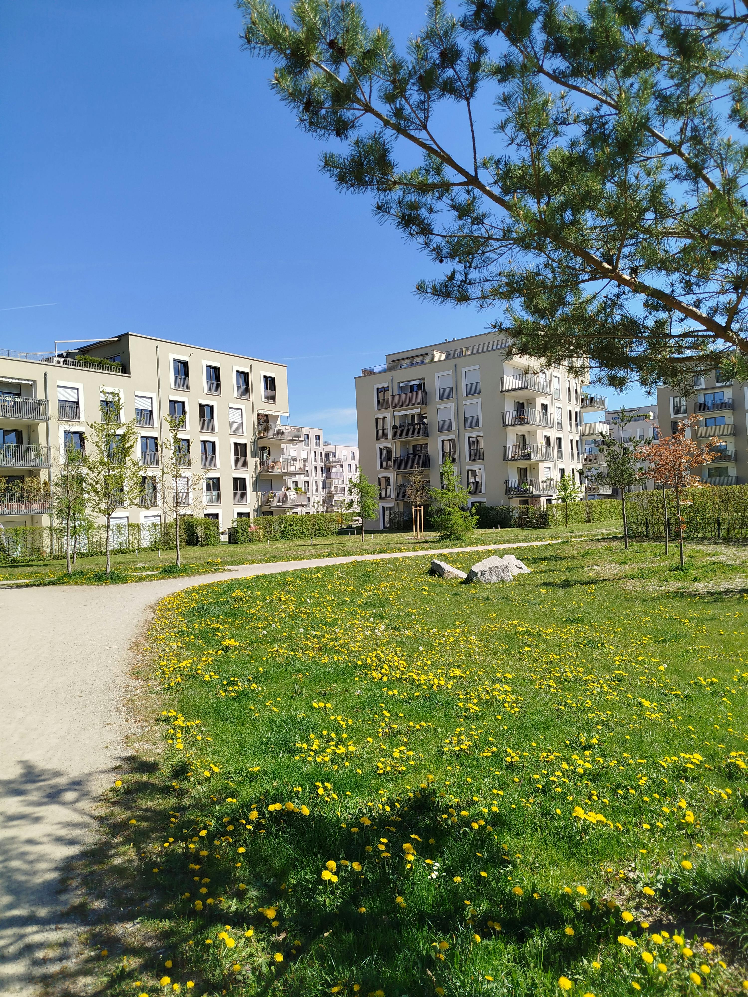 Apartment for rent for €1,650 per month in Munich, Maria-Arndts-Straße