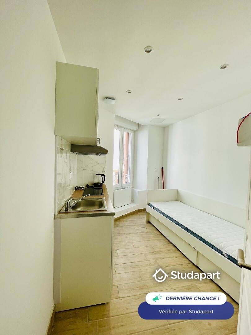 Lägenhet att hyra för 420 € i månaden i Nîmes, Rue Roussy