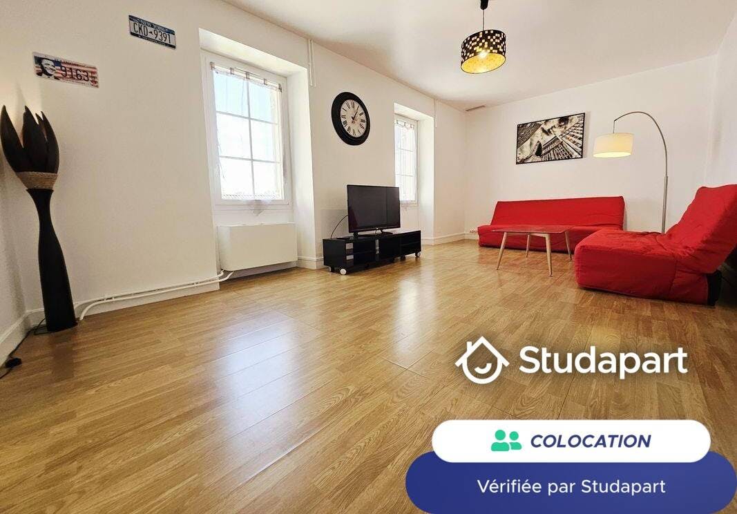WG-Zimmer zu mieten für 440 € pro Monat in Savignac-les-Églises, Rue Saint-Christophe