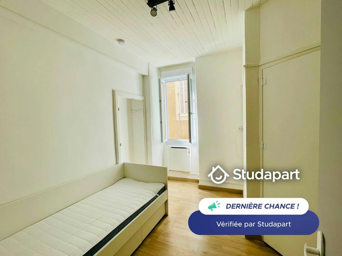 Lägenhet att hyra för 420 € i månaden i Nîmes, Rue Roussy