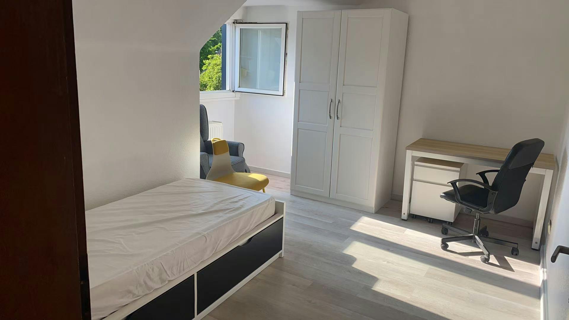 Privat rum att hyra för 700 € i månaden i Jülich, Karl-Theodor-Straße
