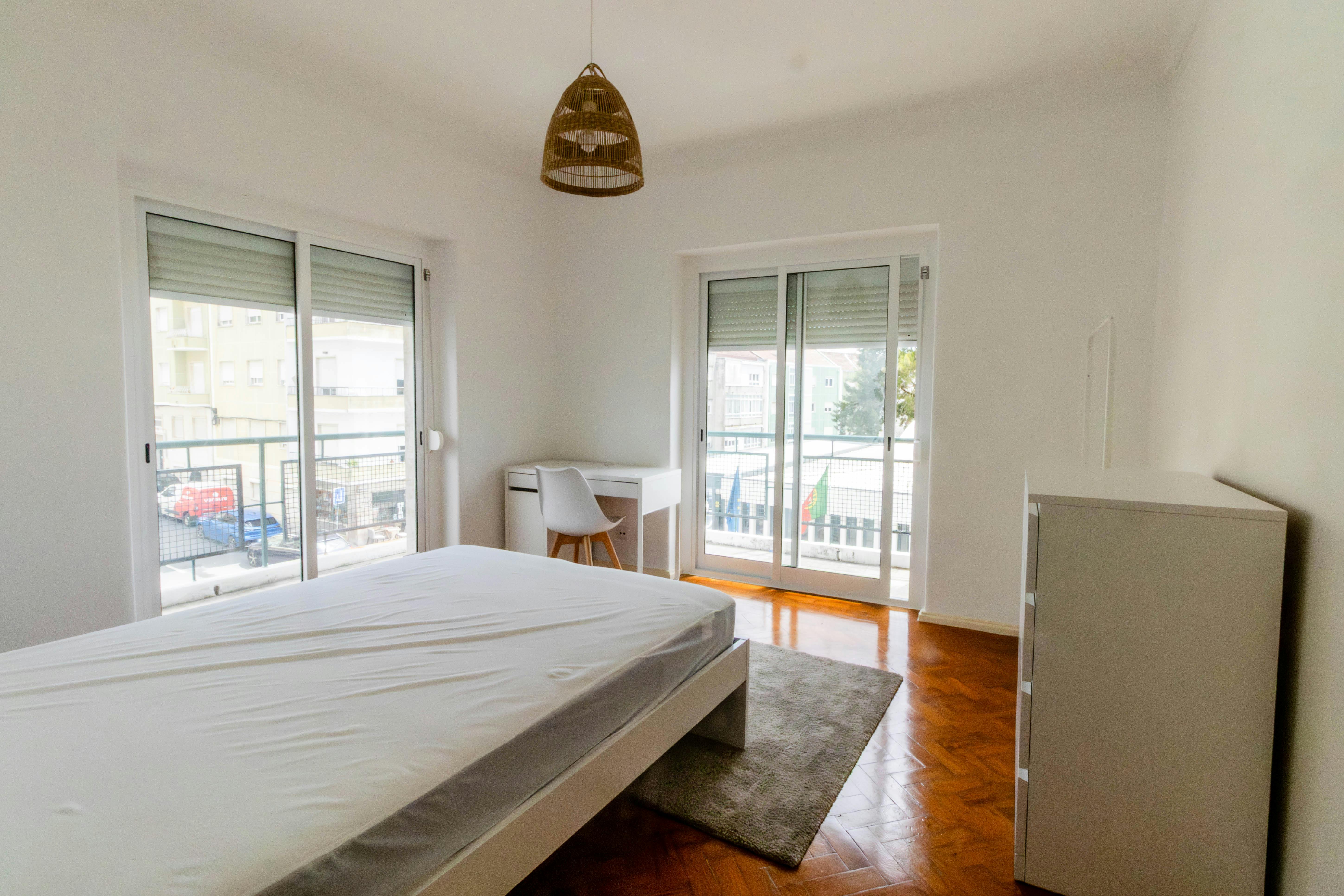 Private room for rent for €600 per month in Queluz, Largo Mercado