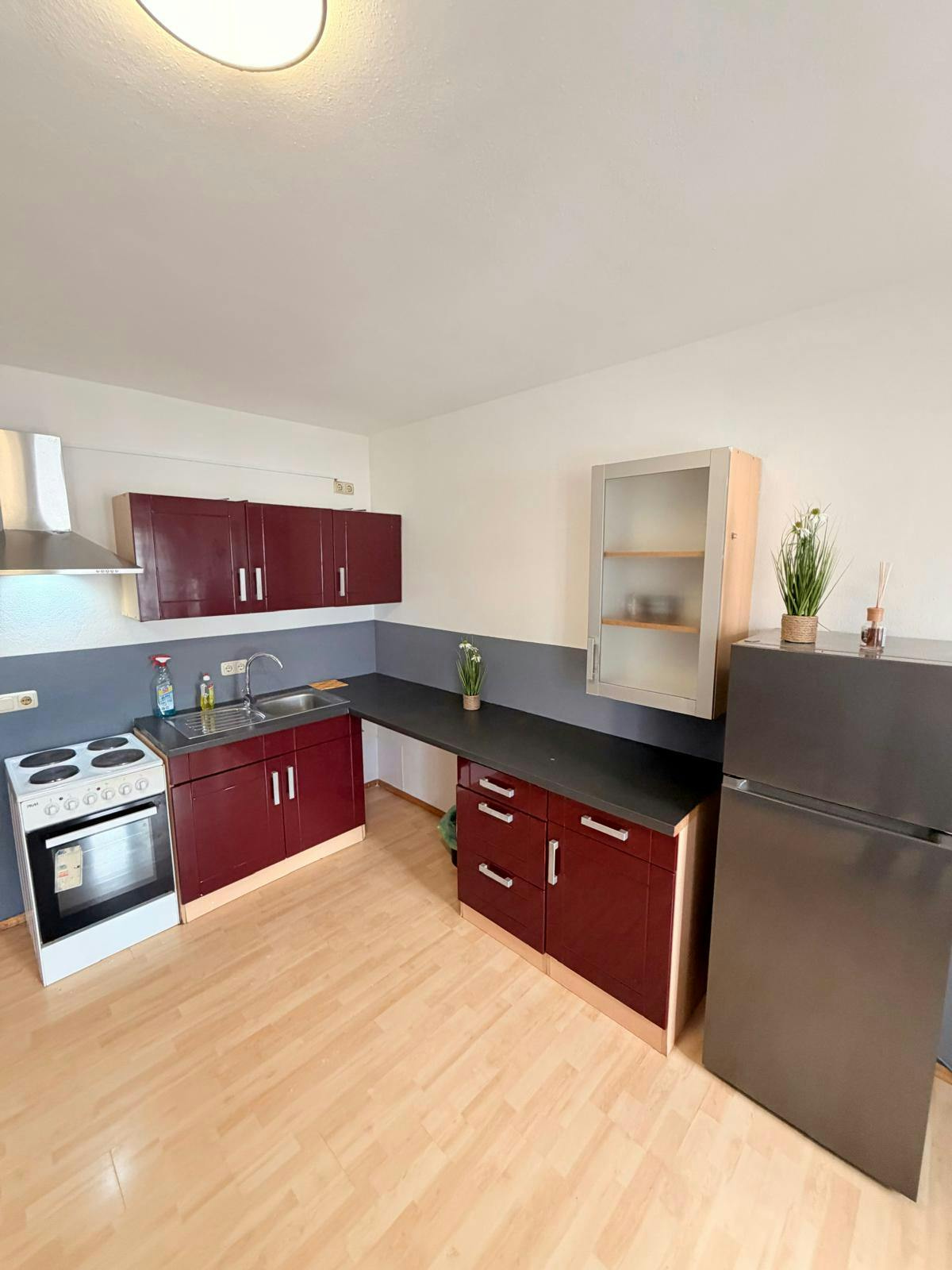 Gebouw te huur voor € 3.900 per maand in Vaterstetten, Vaterstettener Straße
