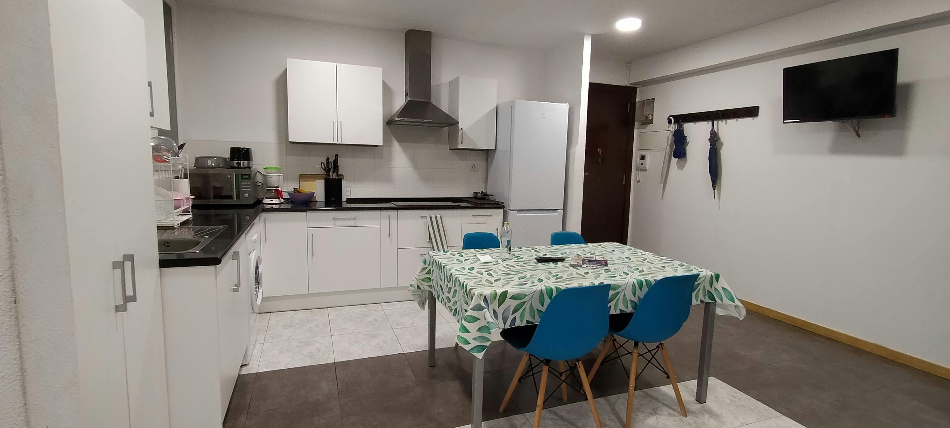 Apartment for rent for €1,550 per month in Bilbao, Gordóniz Kalea