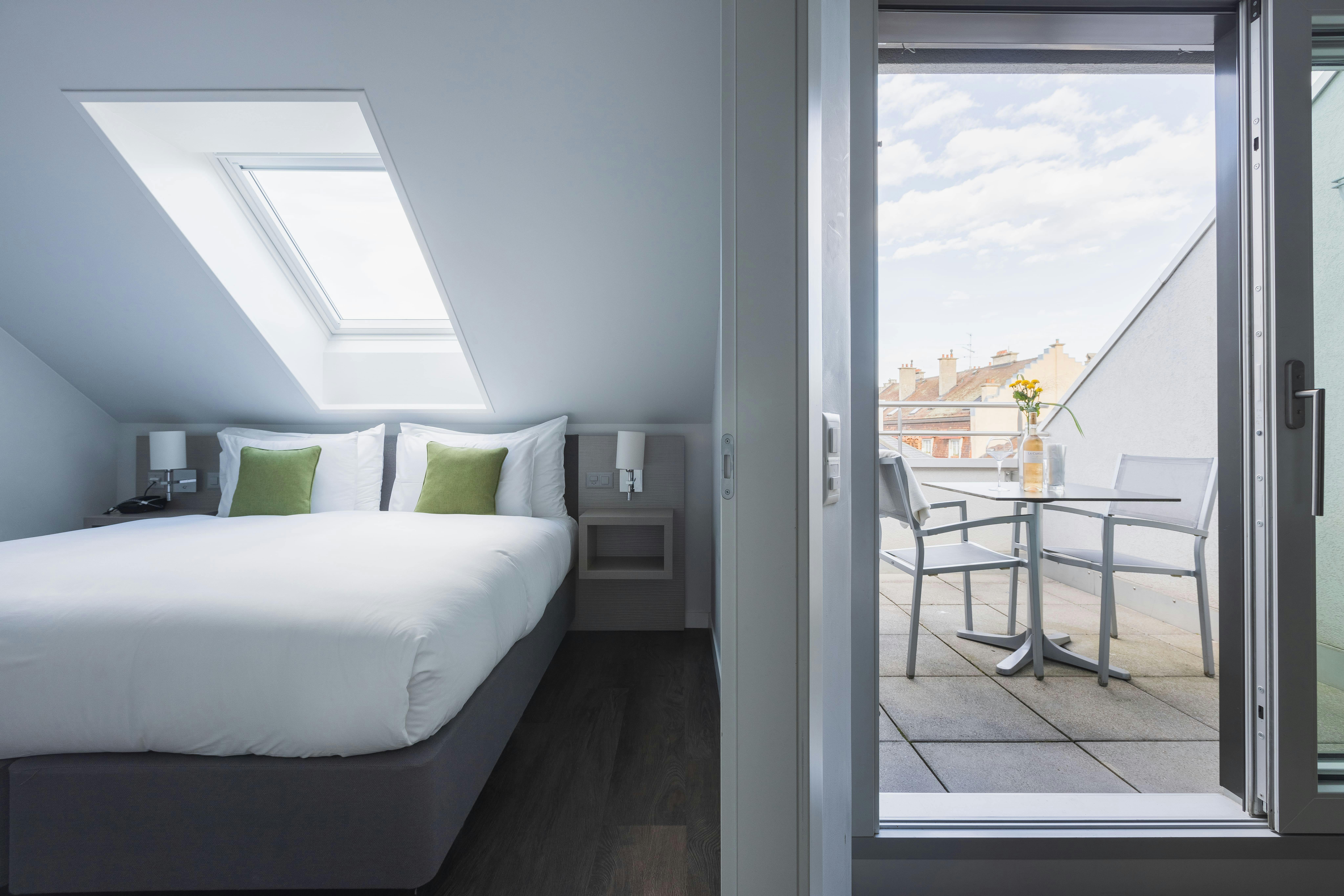 Apartment for rent for CHF 6,288 per month in Nyon, Rue Jules Gachet