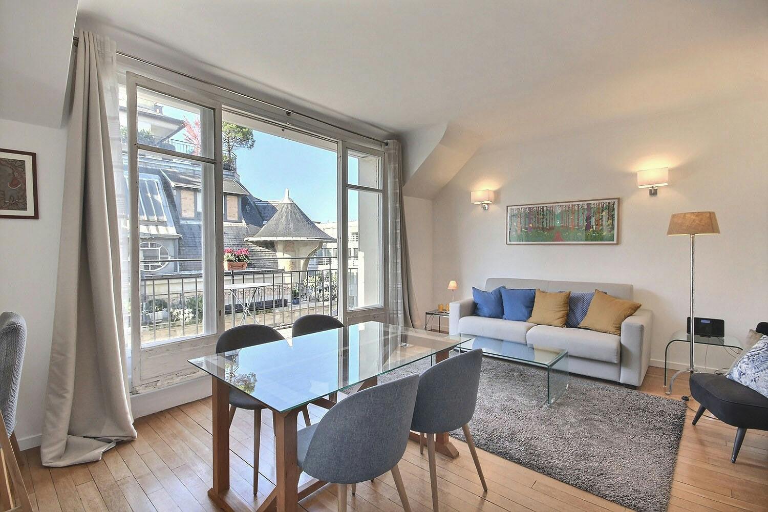 Rue Scheffer, Paris preview