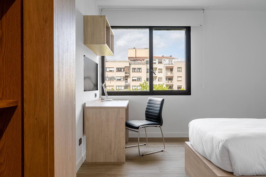 Calle de Iturrama, Pamplona preview