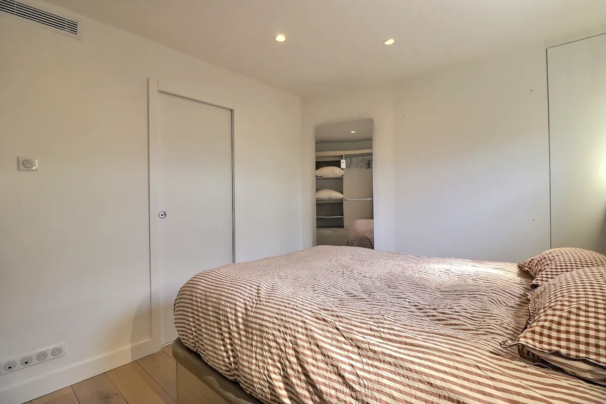 1-Bedroom Apartment in Rue Lauriston, Paris (1708904) ROOM