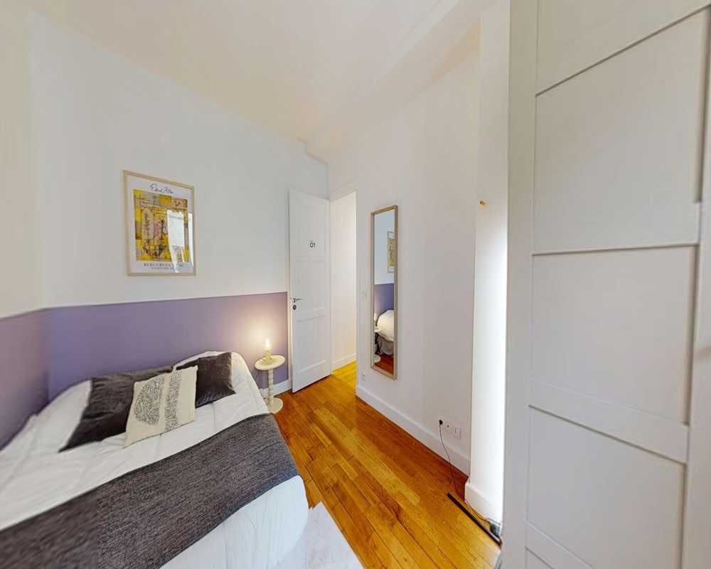 Avenue Montaigne, Paris preview