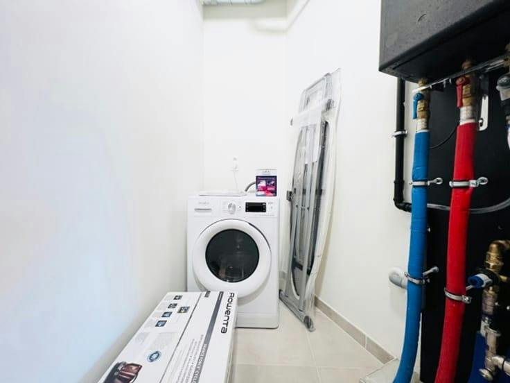 Shared room for rent on Rue Soufflot, Paris - Plus
