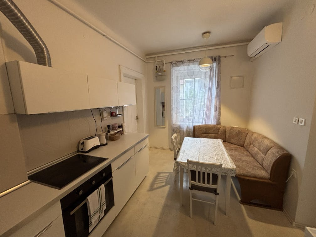 Apartamento para alugar por € 900 por mês em Ljubljana, Eipprova ulica
