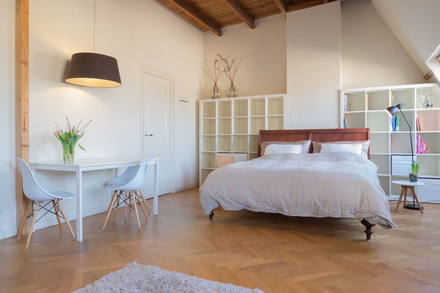 Студія за оренду для 1 200 EUR на місяць у The Hague, 1e Sweelinckstraat