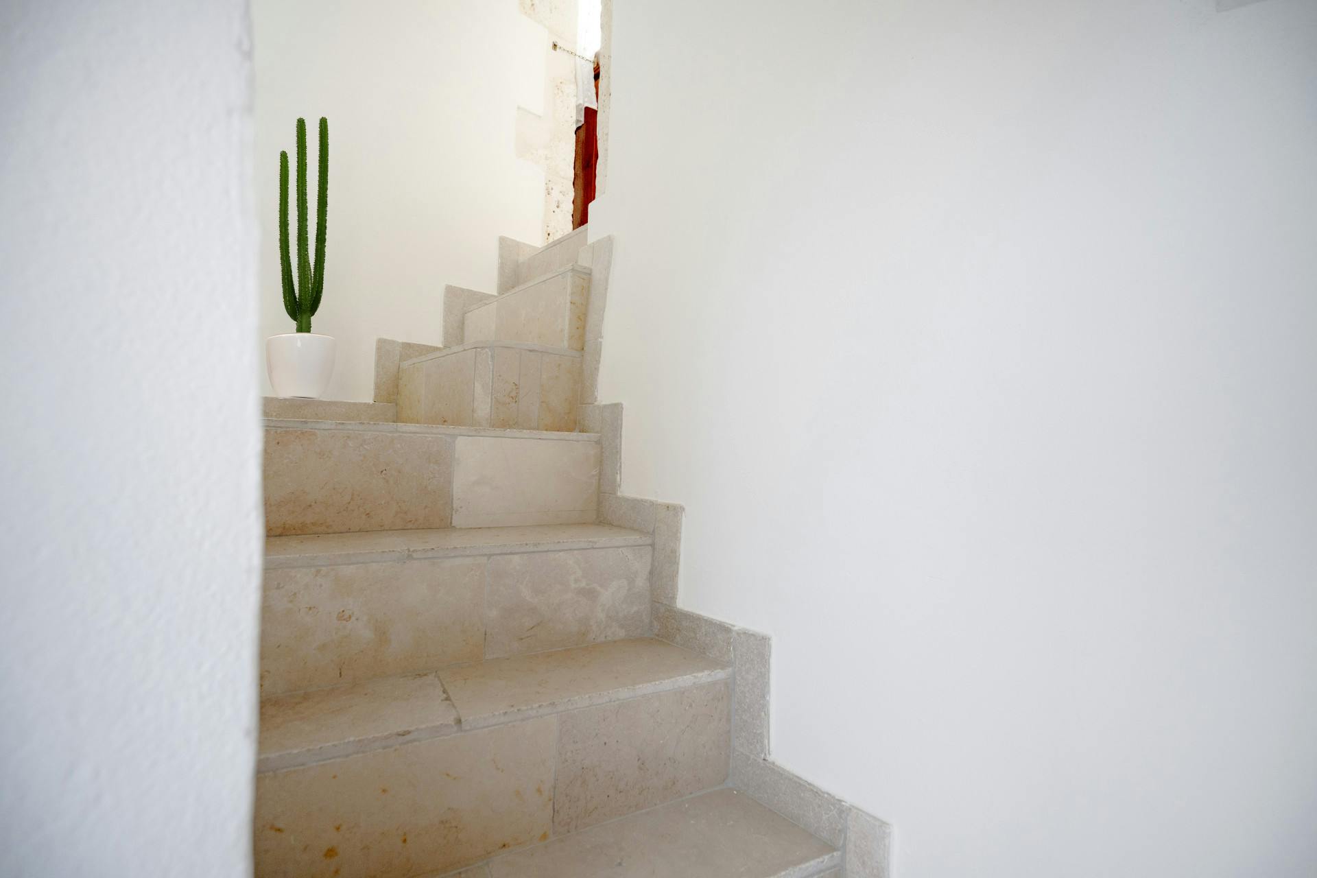 Дом сдается в аренду за 1 000 000 € в месяц в Ostuni, Via Michele Amari