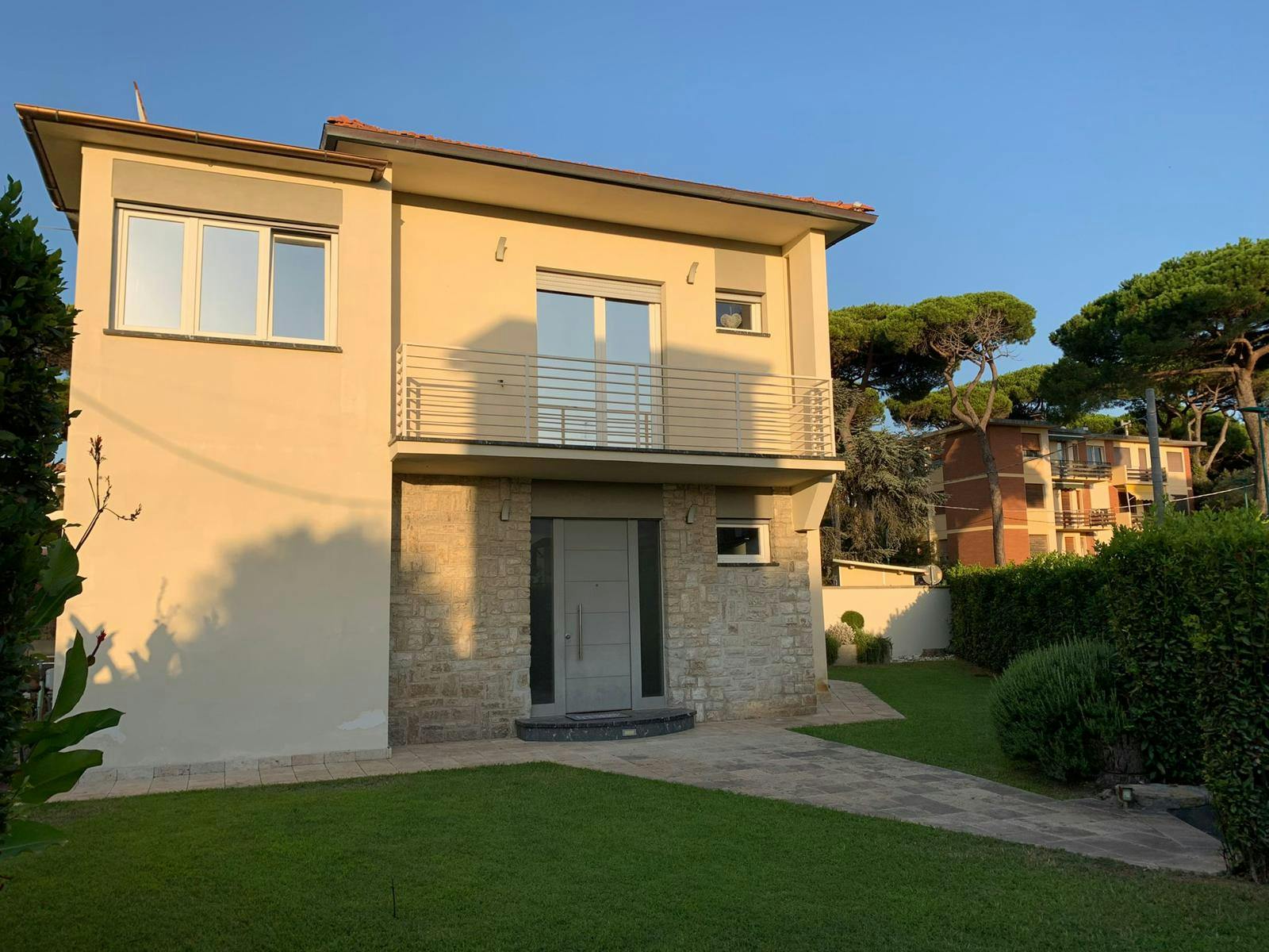 Haus zu mieten für 10 € pro Monat in Marina di Pisa-tirrenia-calambr, Via degli Alberi