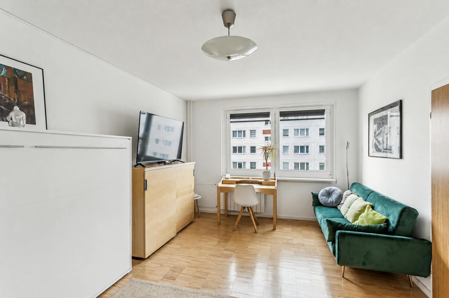 Kurze Straße, Berlin preview