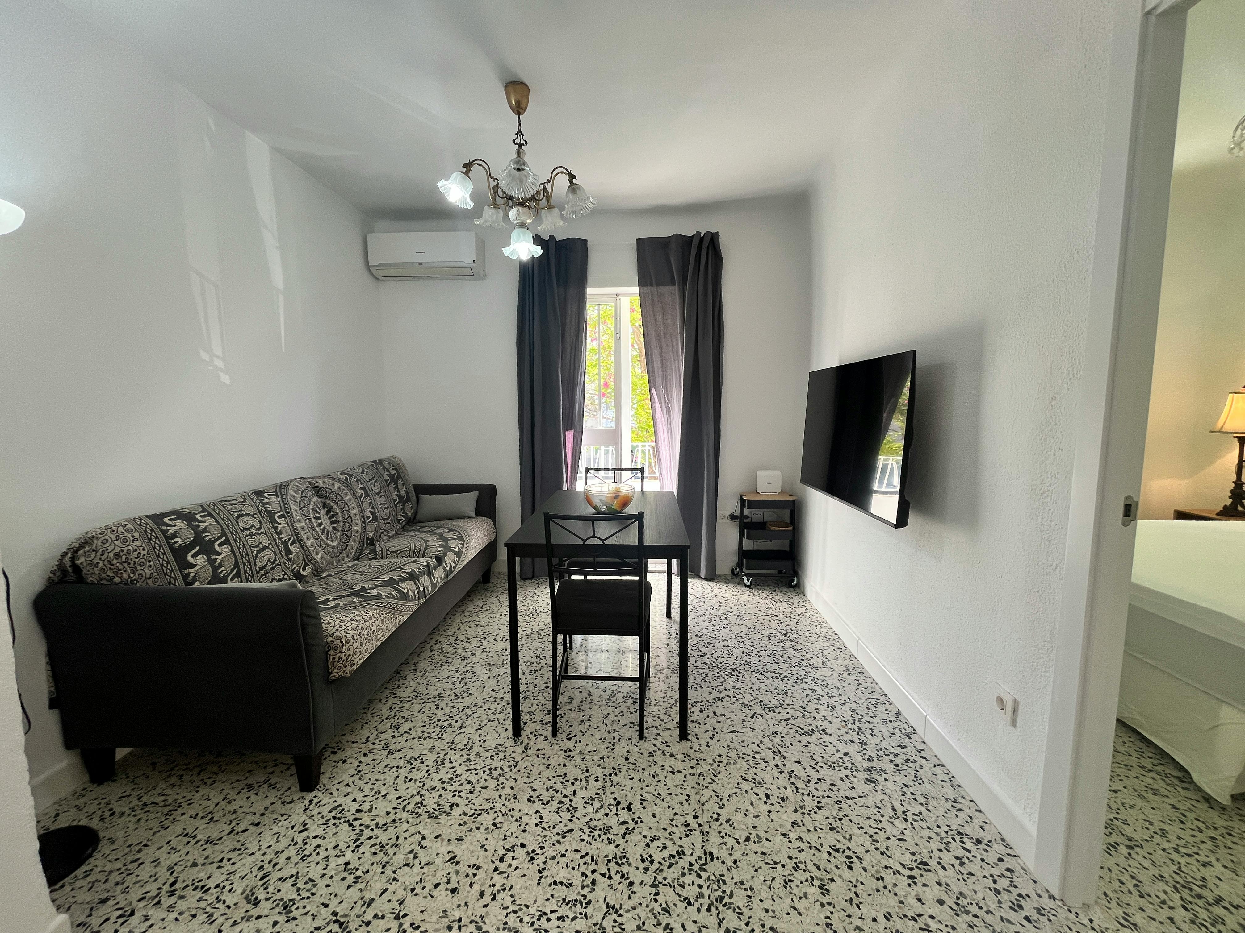 Apartamento en alquiler por 1050 € al mes en Sevilla, Calle Federico Mayo Gayarre