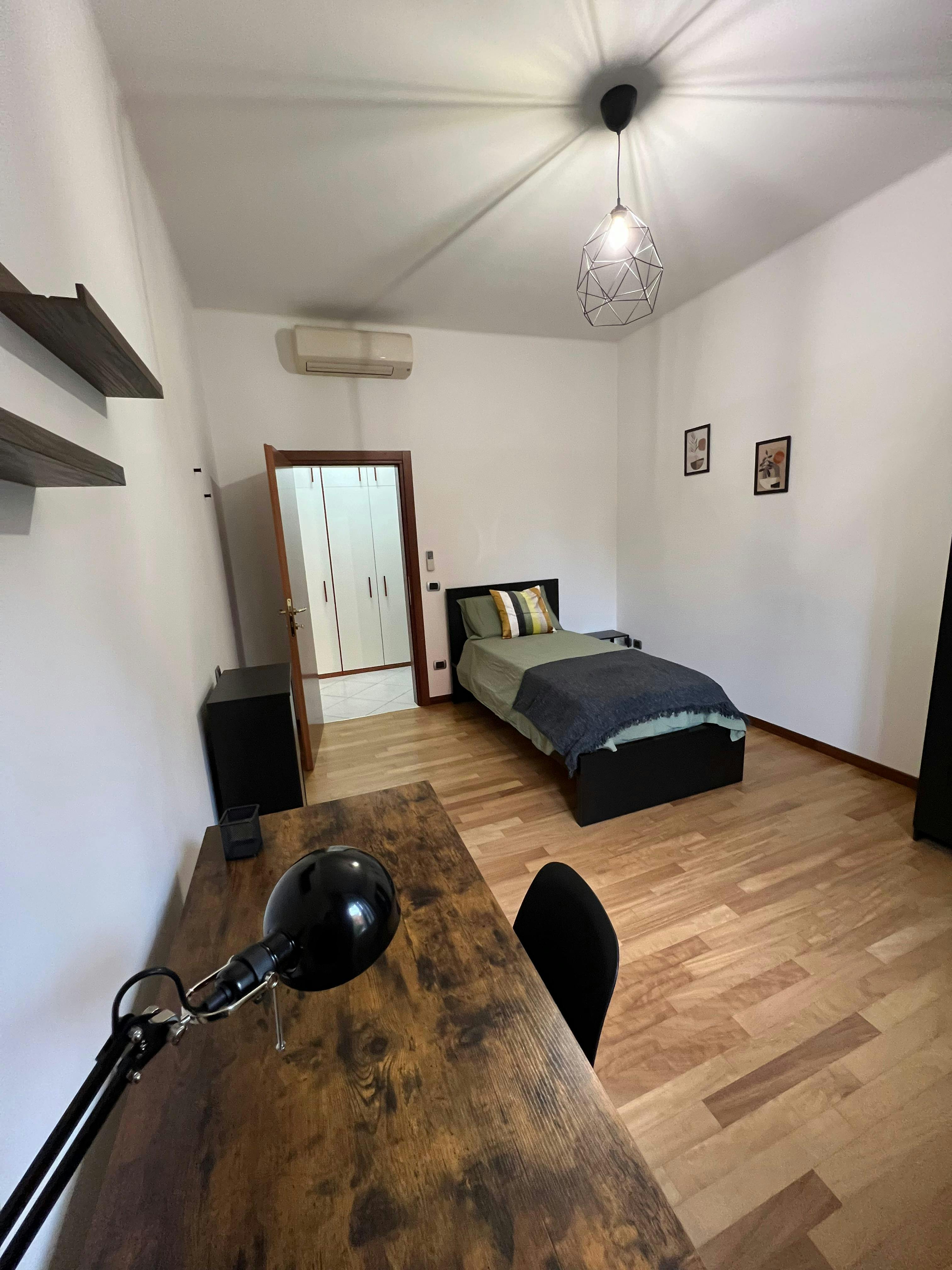 Private room in Via Liguria, Bologna (1709394) room image 1