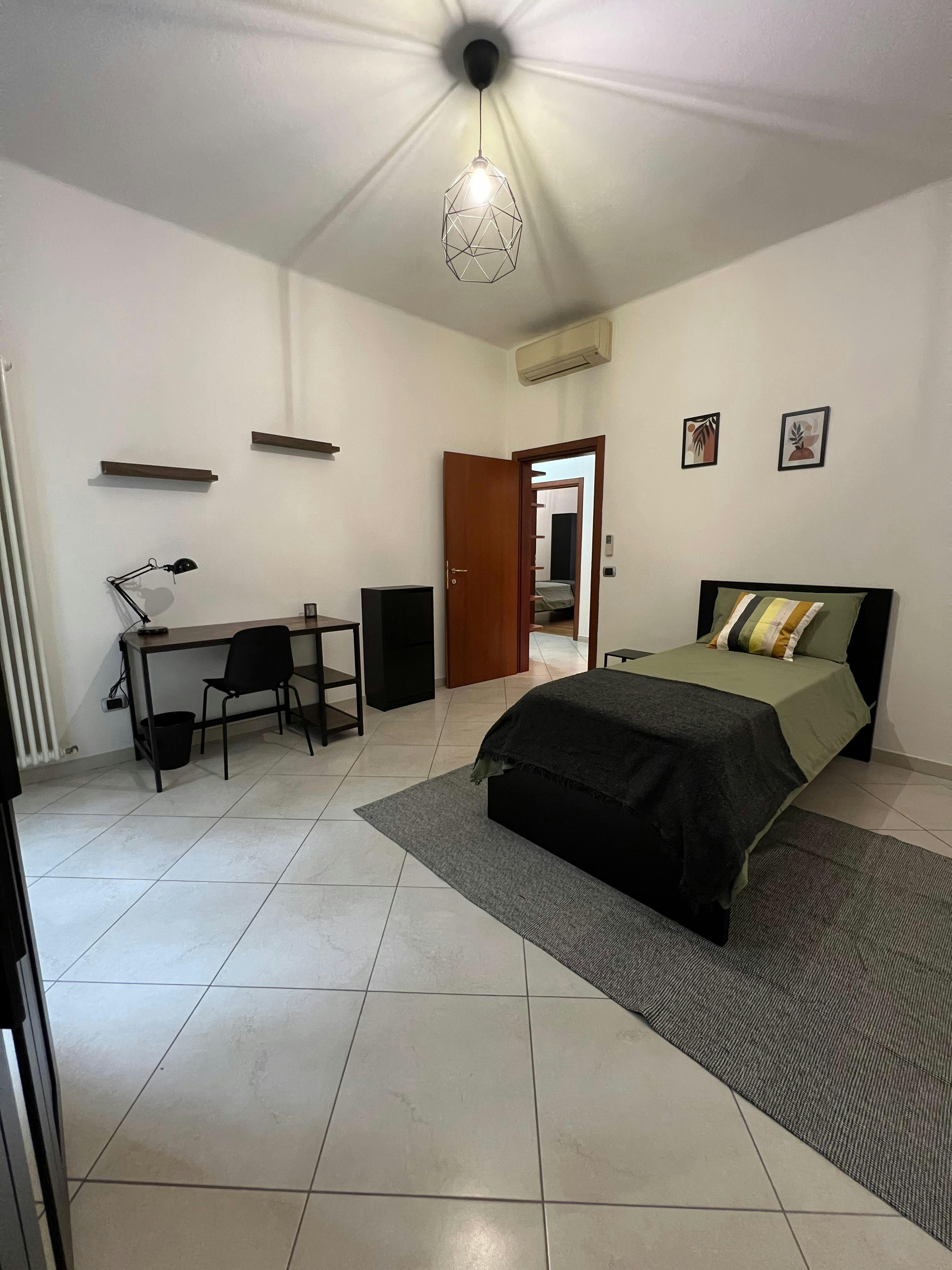 Private room in Via Liguria, Bologna (1709406) ROOM