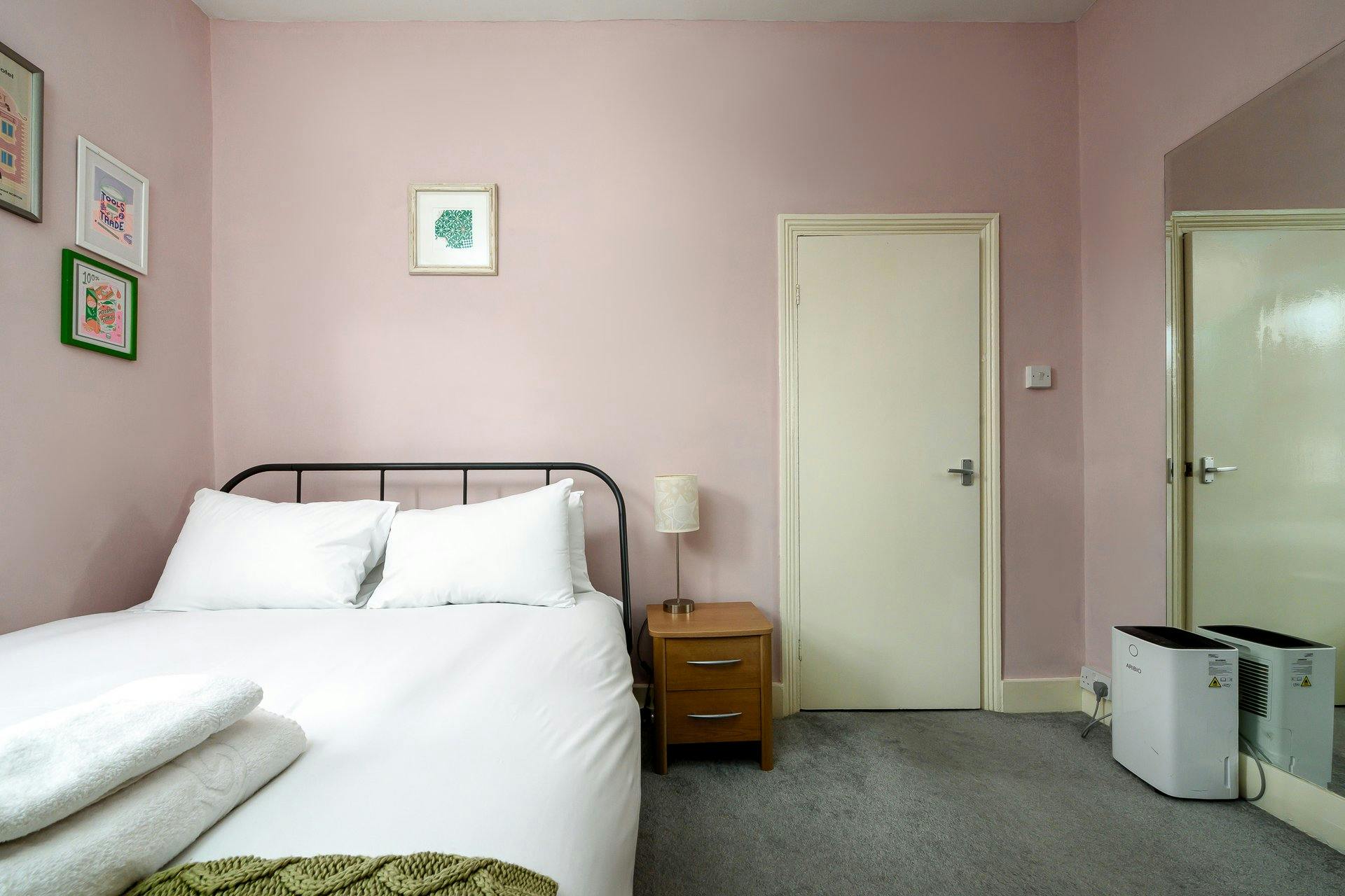 Квартира сдается в аренду за 2 064 € в месяц в London, Green Street