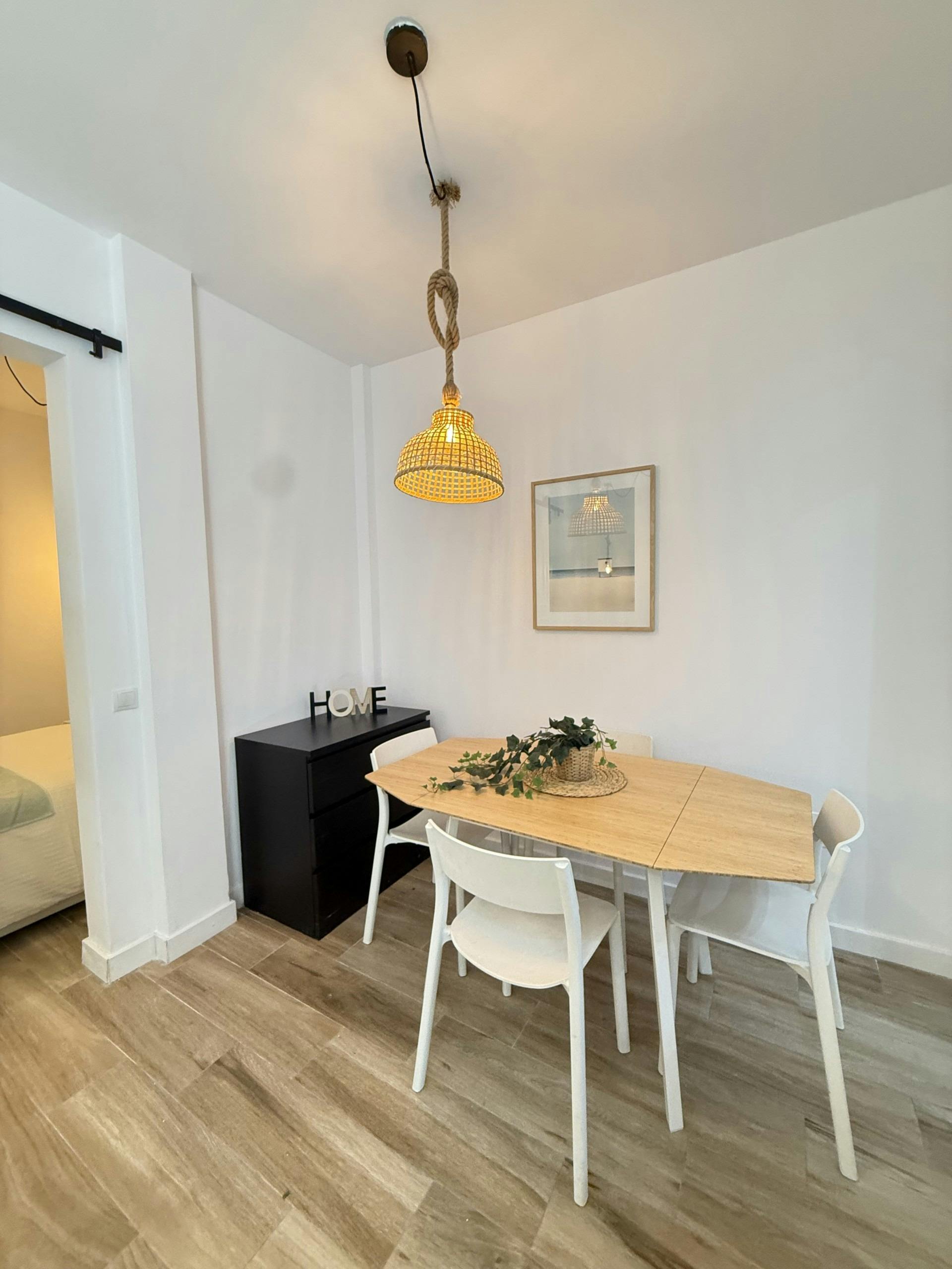 1-Bedroom Apartment in Calle de Carnicer, Madrid (1709429) room image 1