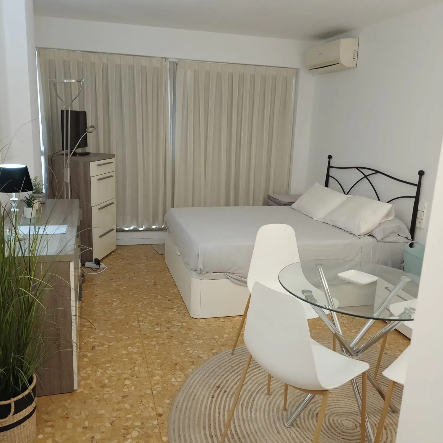 Private room in Carrer de Don Juan de Austria, Valencia (1709470) ROOM 4
