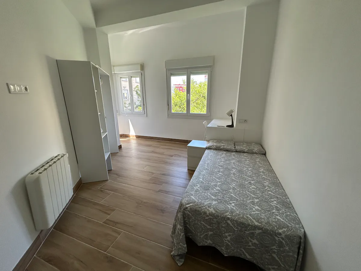 Private room in Carrer del Clariano, Valencia (1709593) ROOM