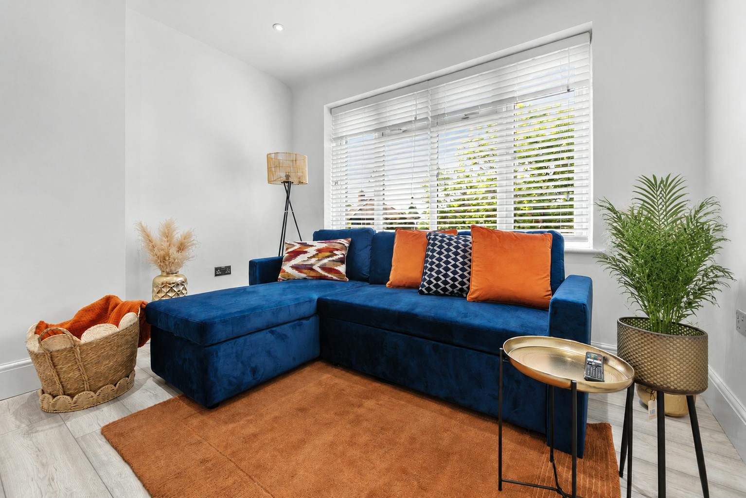 Apartamento en alquiler por 2700 GBP al mes en London, Moremead Road