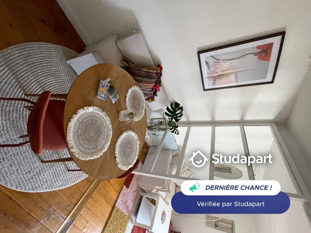 Appartement à louer pour 720 €/mois à Rennes, Place Saint-Michel