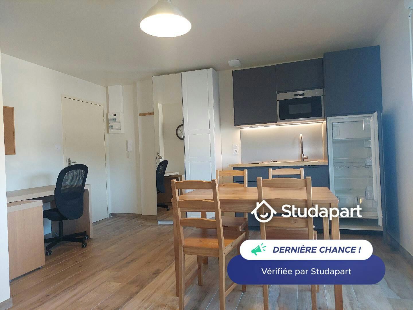 Mieszkanie do wynajęcia za 580 € miesięcznie w mieście Angers, Rue Eugénie Mansion