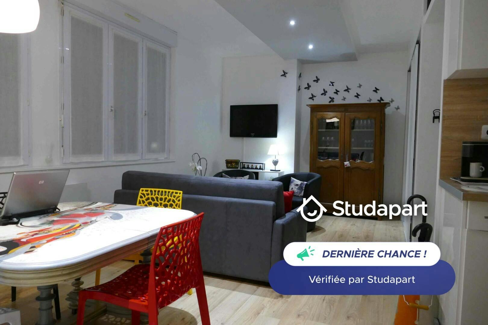 Apartment for rent for €780 per month in Dijon, Place du Théâtre