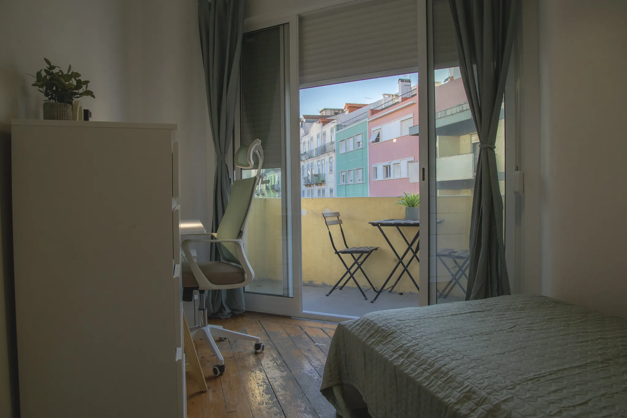 Rua Carvalho Araújo, Lisbon preview