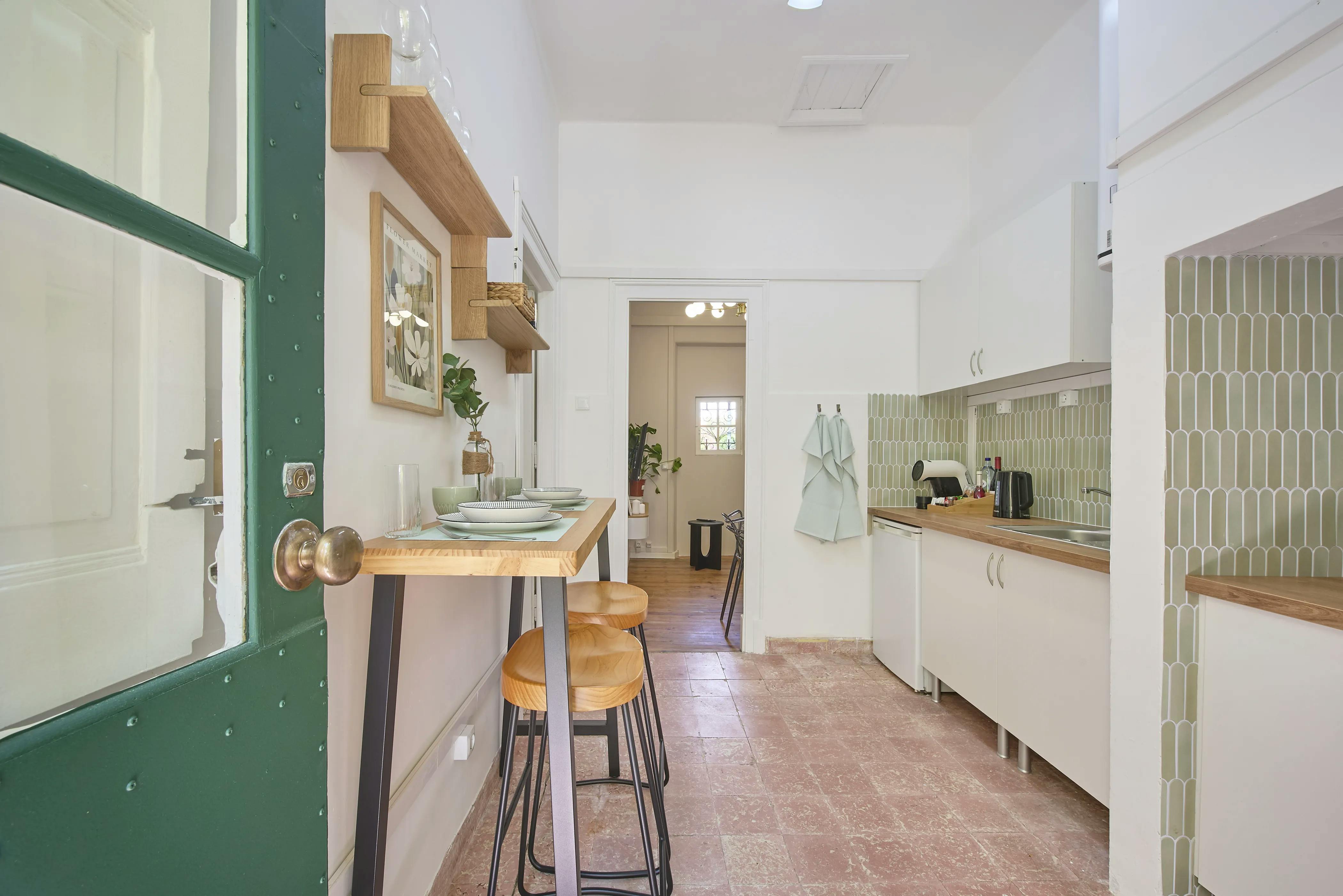 Rua Gonçalves Crespo, Carcavelos preview