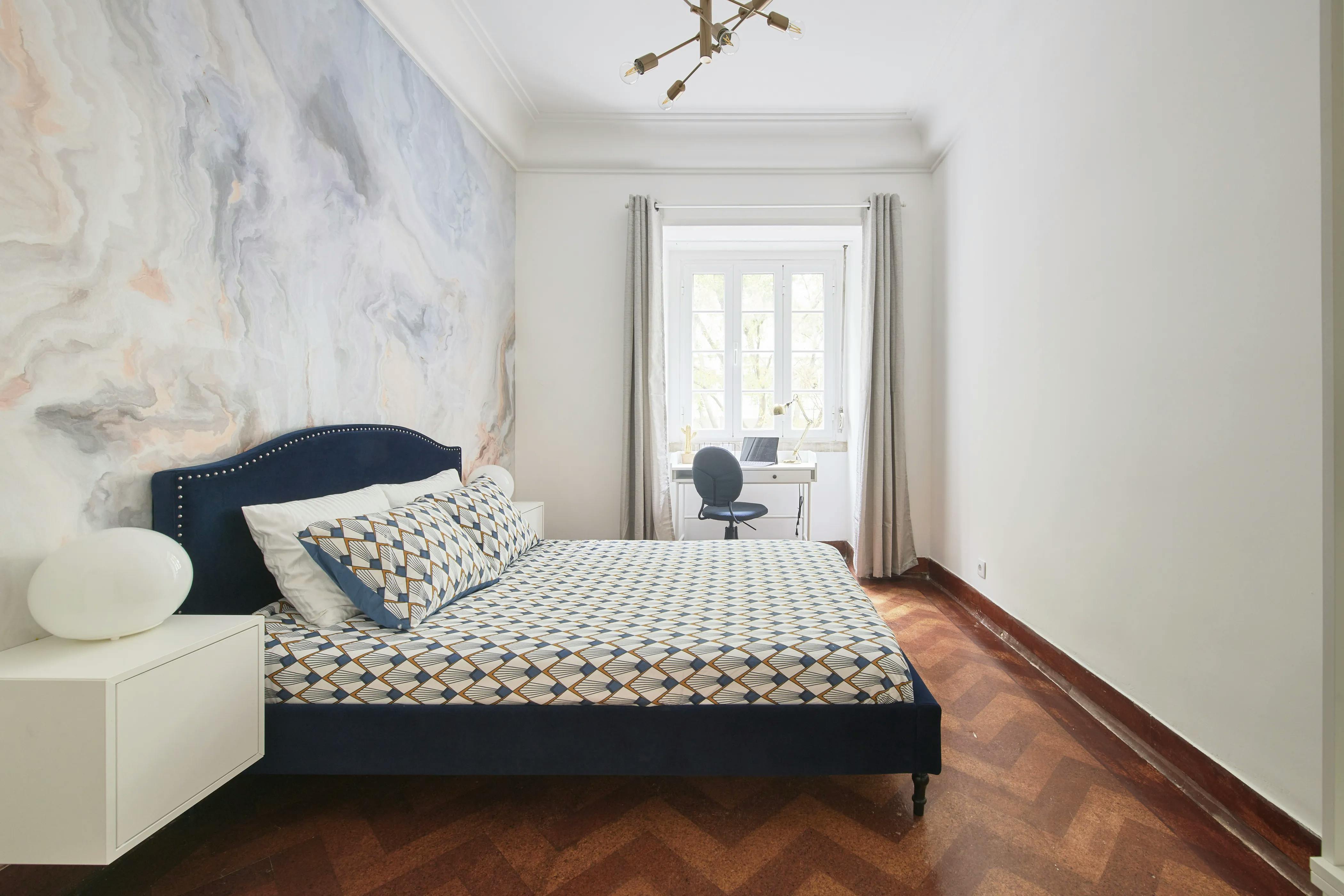 Avenida Luís Bívar, Lisbon preview