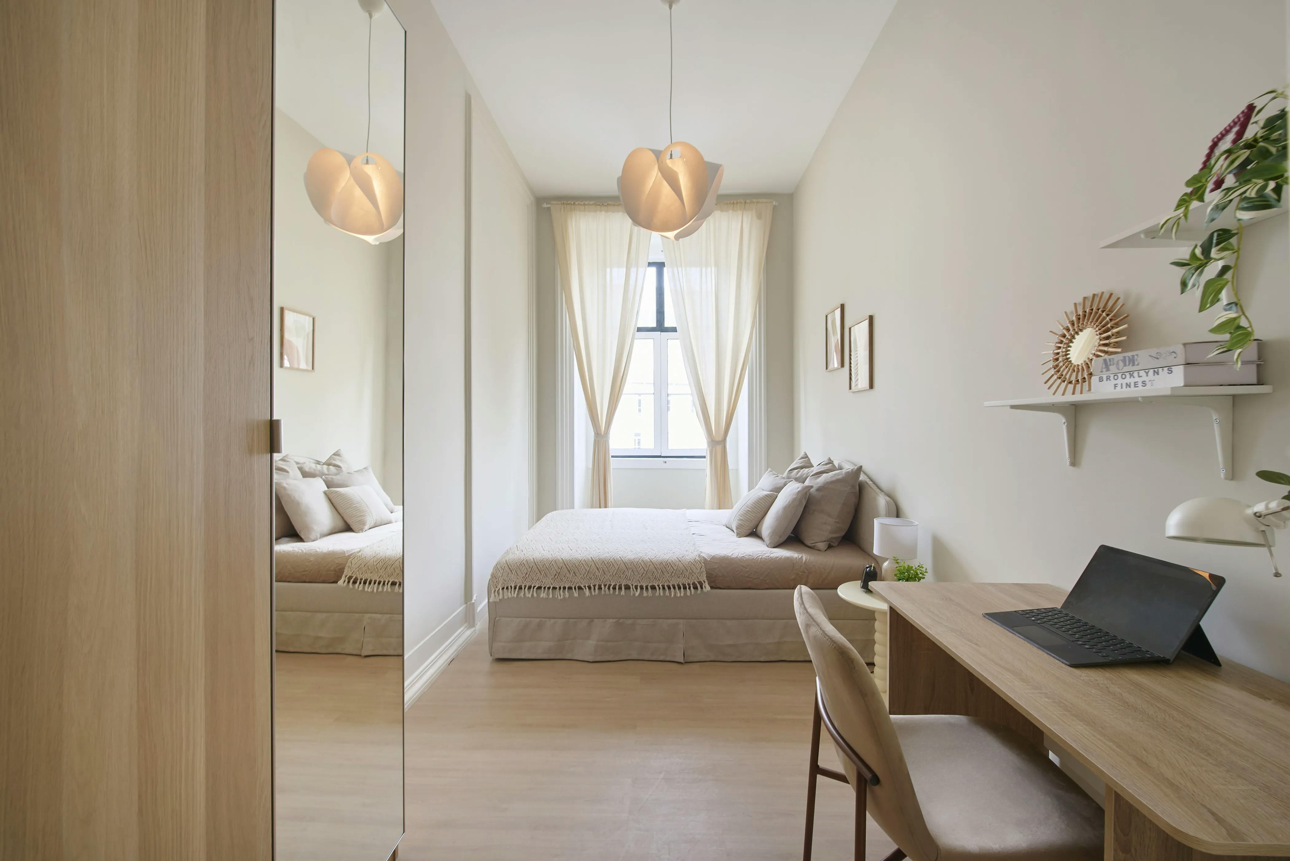 Private room for rent for €685 per month in Lisbon, Largo Vitorino Damásio