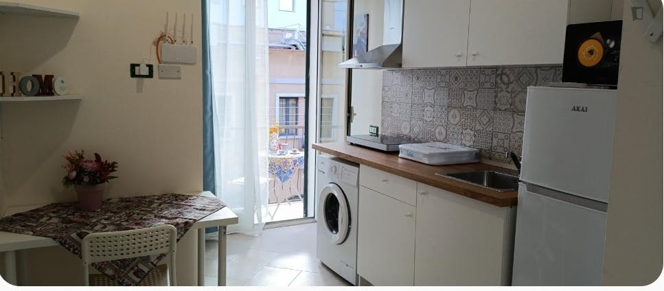 Estudio  en alquiler por 415 € al mes en Palermo, Via Rosario Gregorio