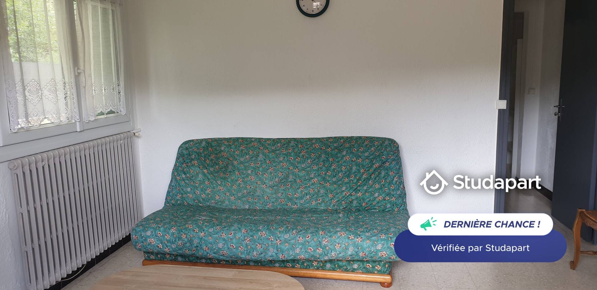 Wohnung zu mieten für 600 € pro Monat in Nîmes, Route d'Uzès