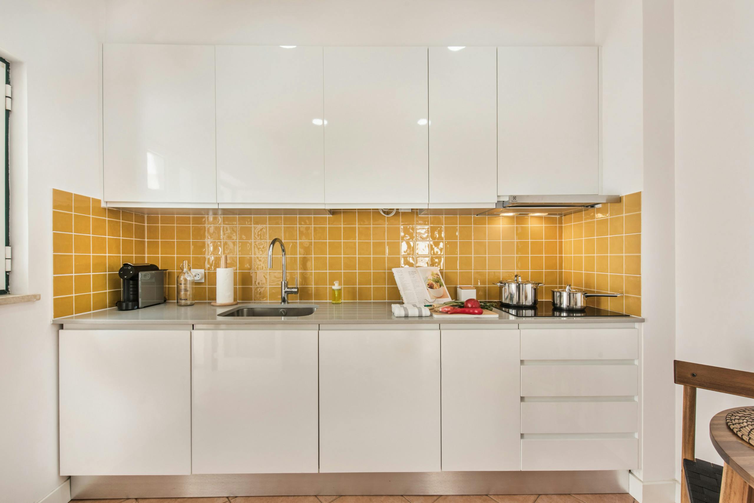 2-Bedroom Apartment in Largo da Mota, Faro  3