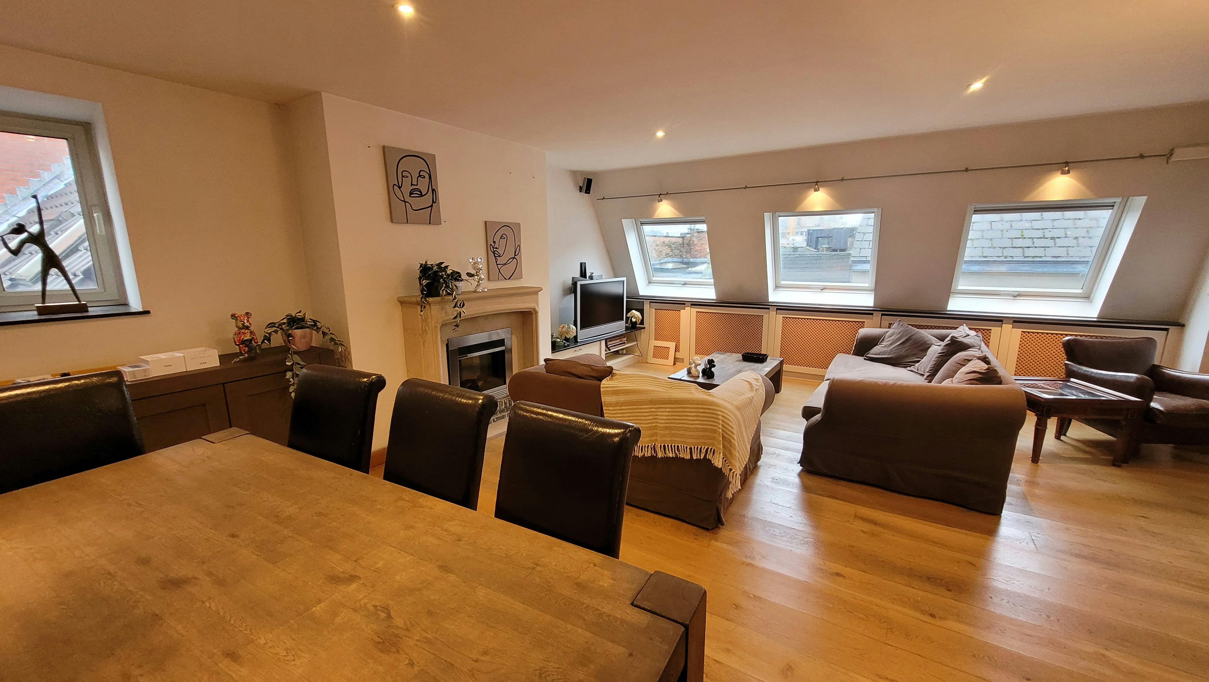 Apartment for rent for €2,400 per month in Antwerpen, Wijngaardstraat