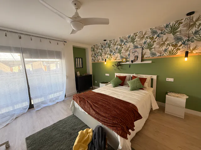 Private room in Calle Elda, Alicante (1711133) room image 1