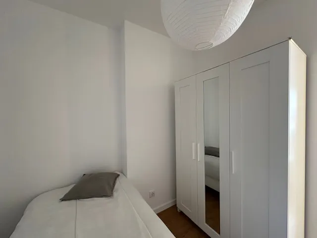 Private room in Rua dos Açores, Lisbon (1711243) room image 1