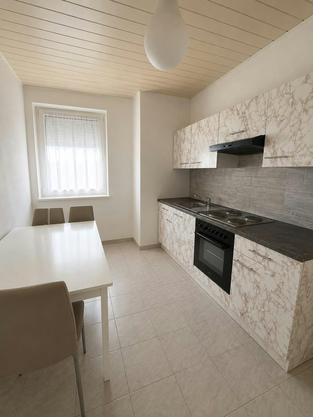 Apartament de închiriat pentru 950 EUR pe lună în Mannheim, Belfortstraße