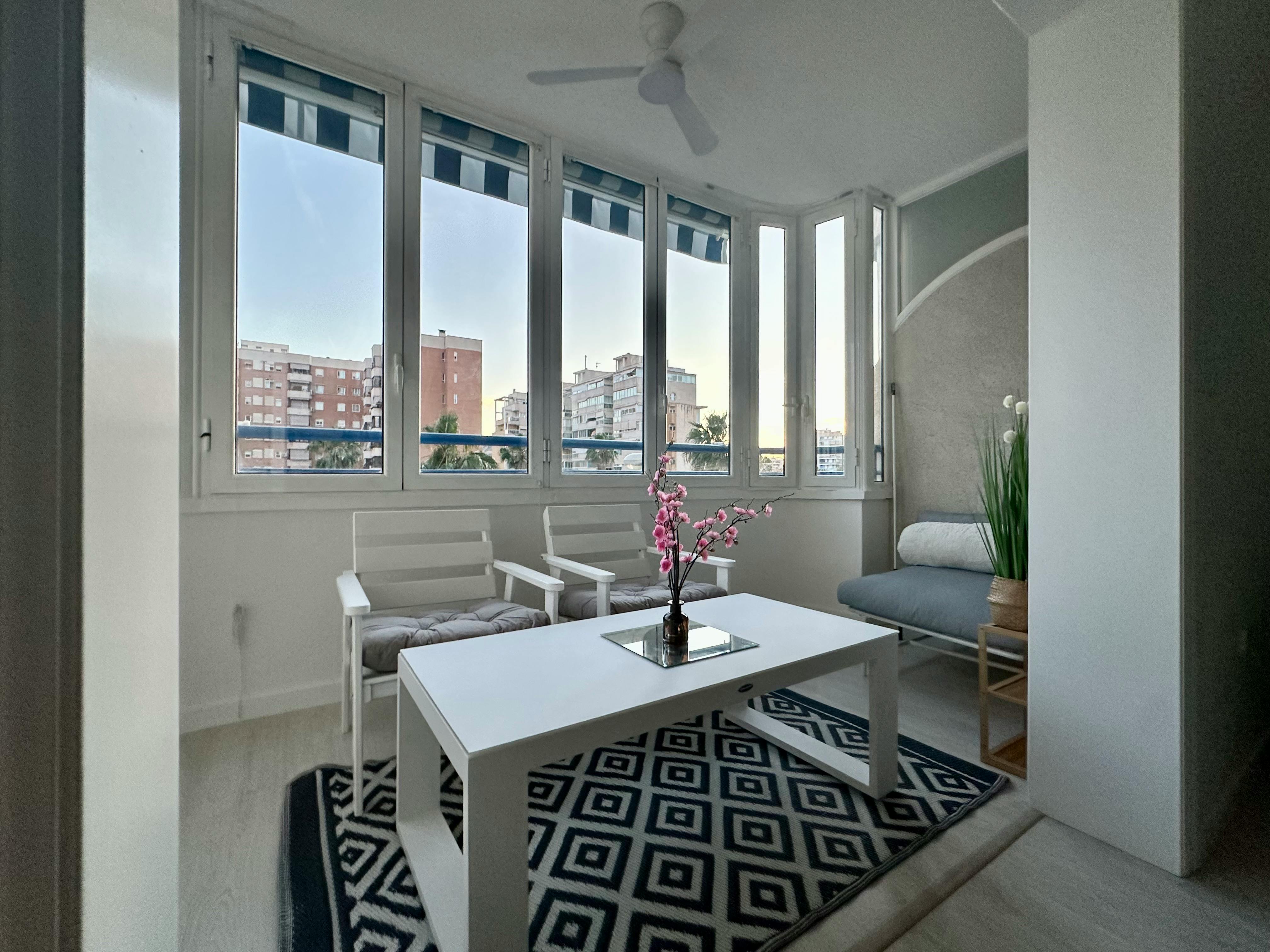 Apartamento en alquiler por 1300 € al mes en Alicante, Avinguda Esportista Miriam Blasco