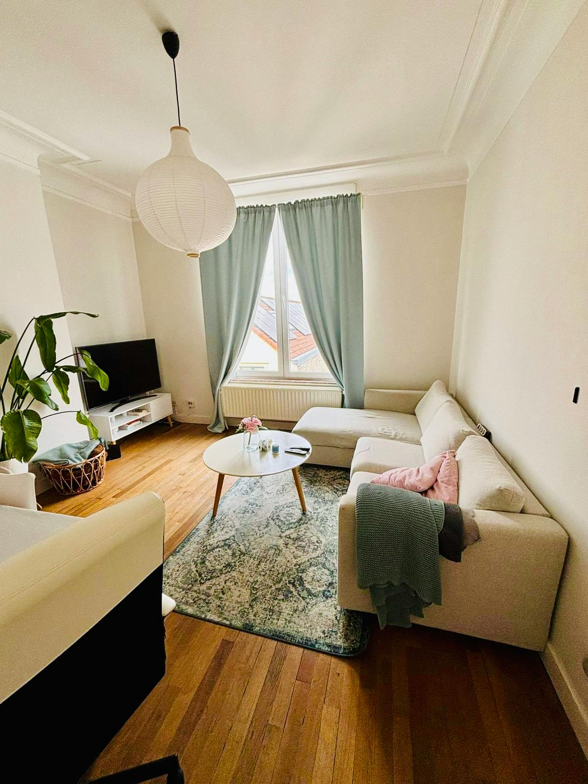 Apartment for rent for €1,400 per month in Ixelles, Rue de l'Automne